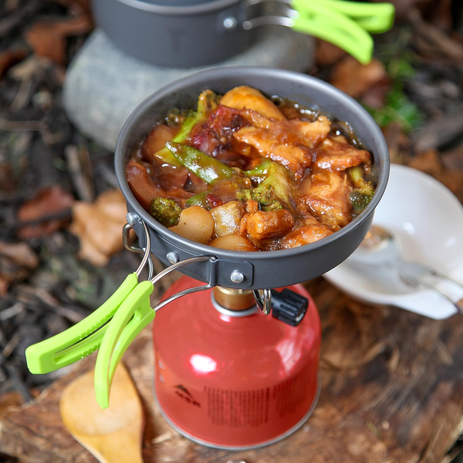 Batería de cocina para camping: ollas y sartenes para mochileros