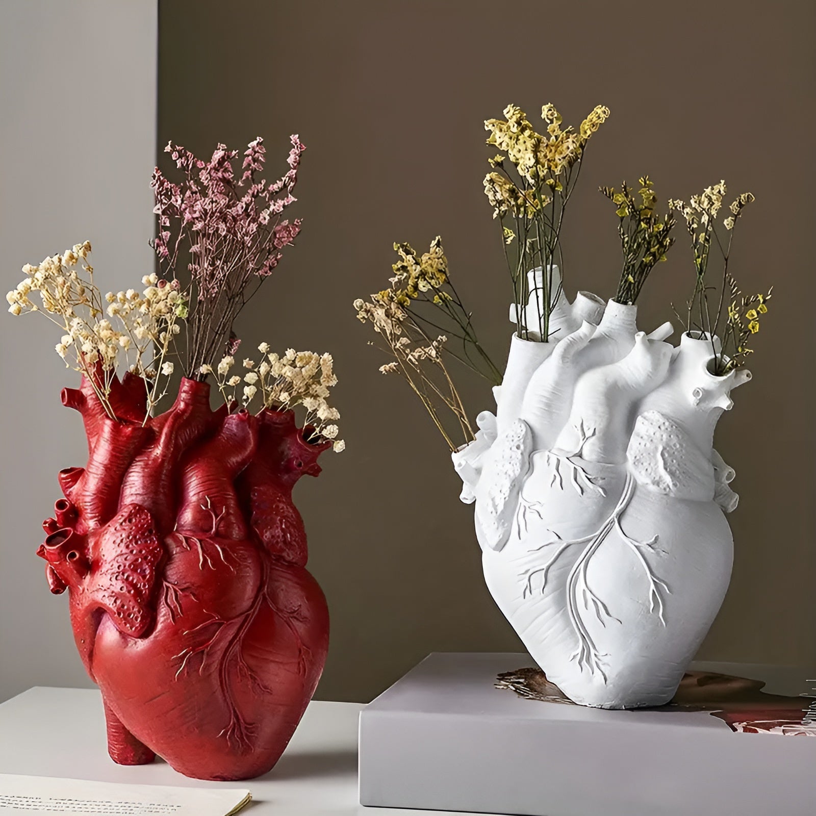Jarrón con forma de corazón animado de bambú y madera