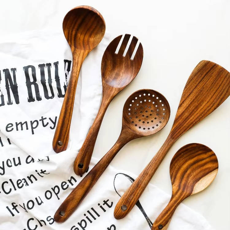 Juego de 6 utensilios de madera