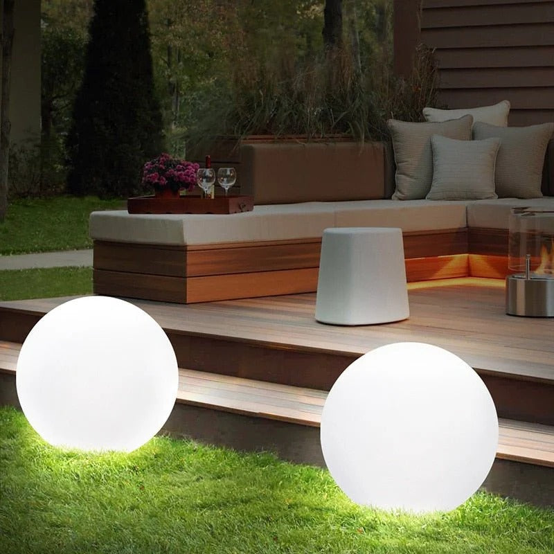 Lámpara de bola para exteriores - Inalámbrica, resistente a la intemperie, con LED de 16 colores