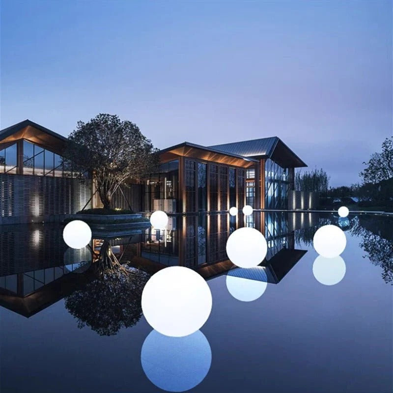 Lámpara de bola para exteriores - Inalámbrica, resistente a la intemperie, con LED de 16 colores