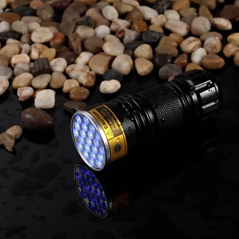 Powerful 21 LED pocket UV lamp - TRENDVYO