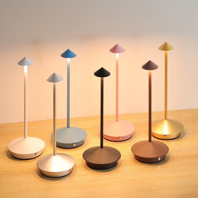 Lámpara de mesa LED inalámbrica con un diseño elegante