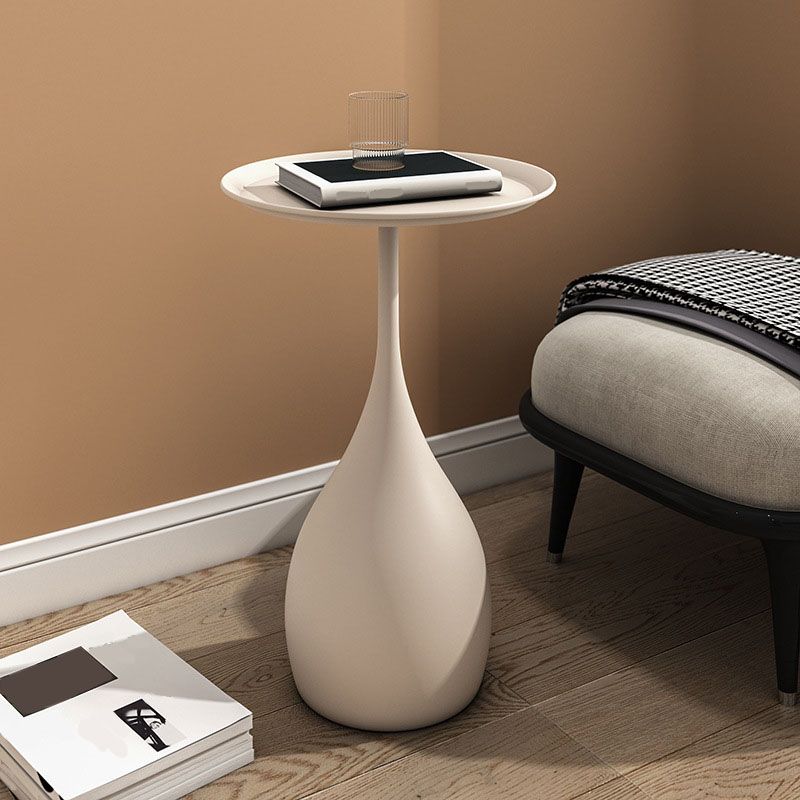 Mesa auxiliar medieval de estilo moderno