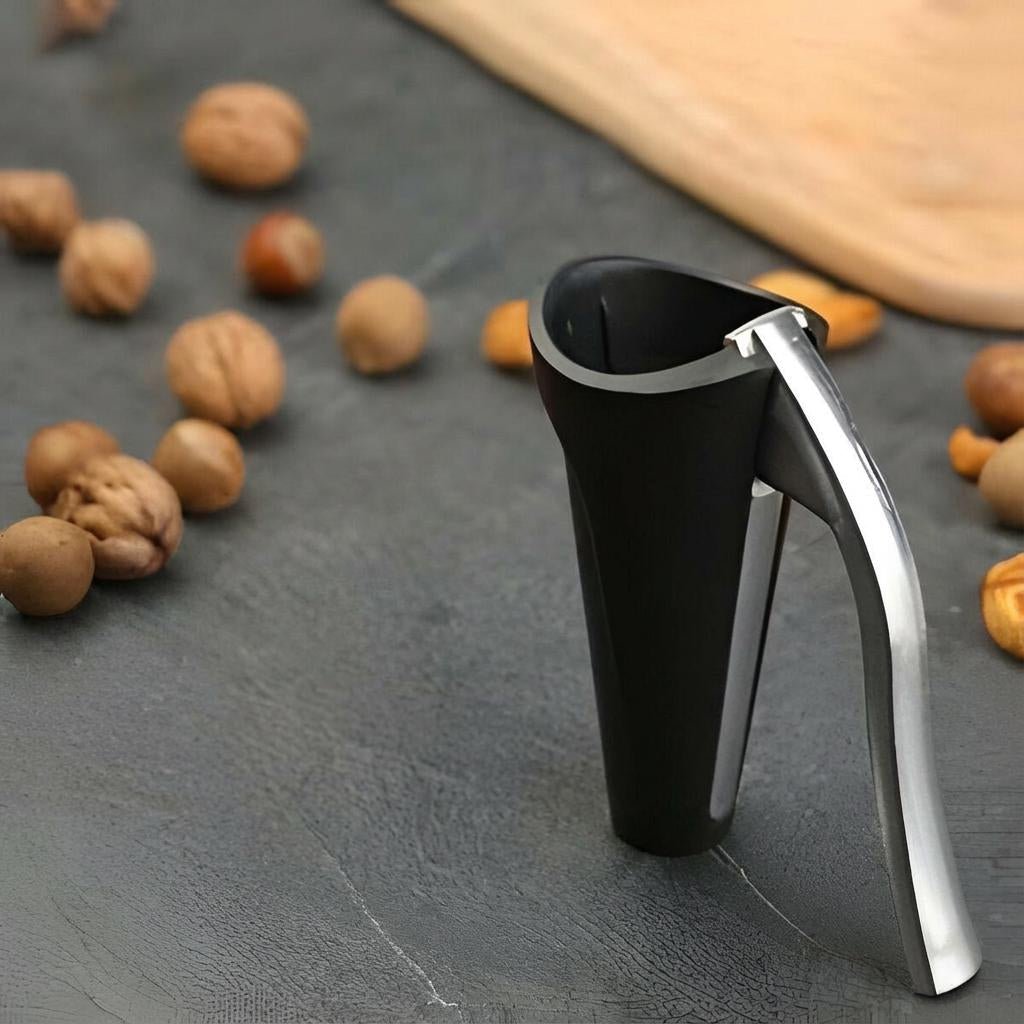 Ergonomic Nutcracker With Lever Mechanism - TRENDVYO